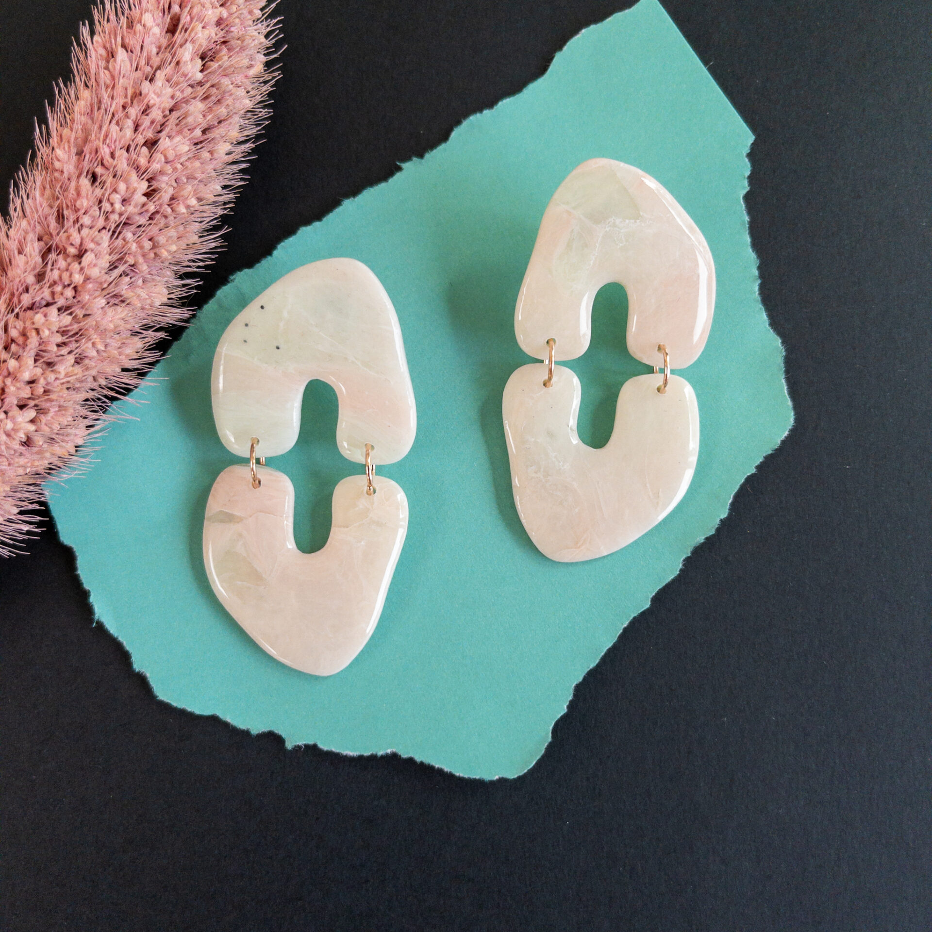 Frozen Yogurt Double Arch